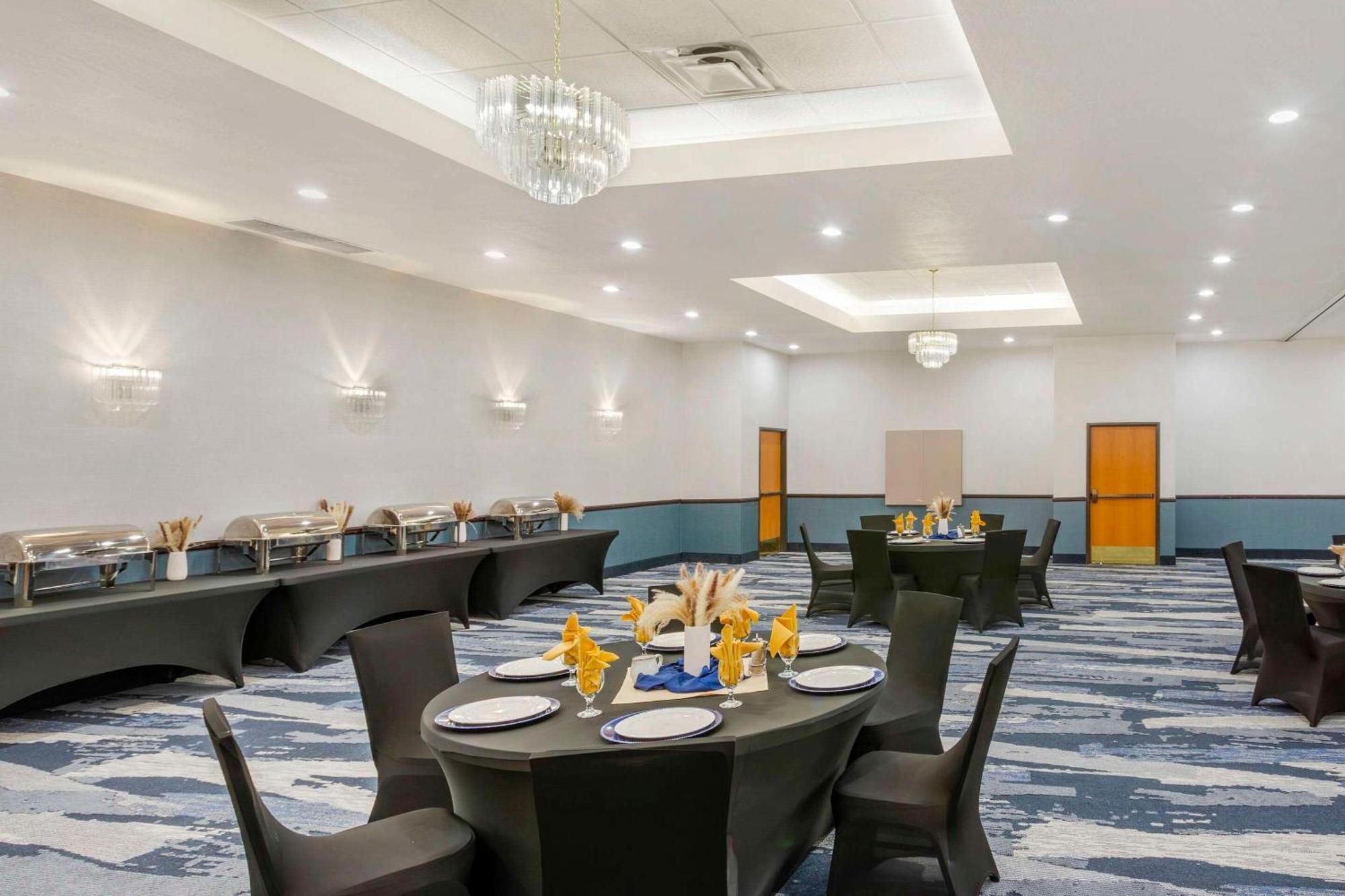 Comfort Suites Ogden Conference Center Extérieur photo