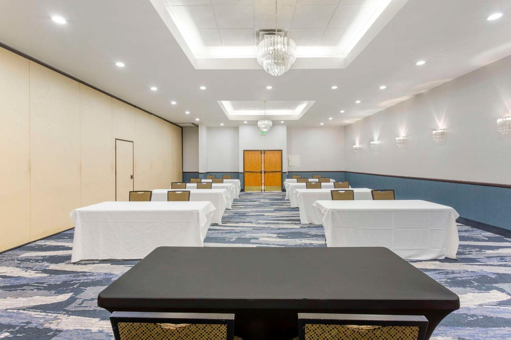 Comfort Suites Ogden Conference Center Extérieur photo
