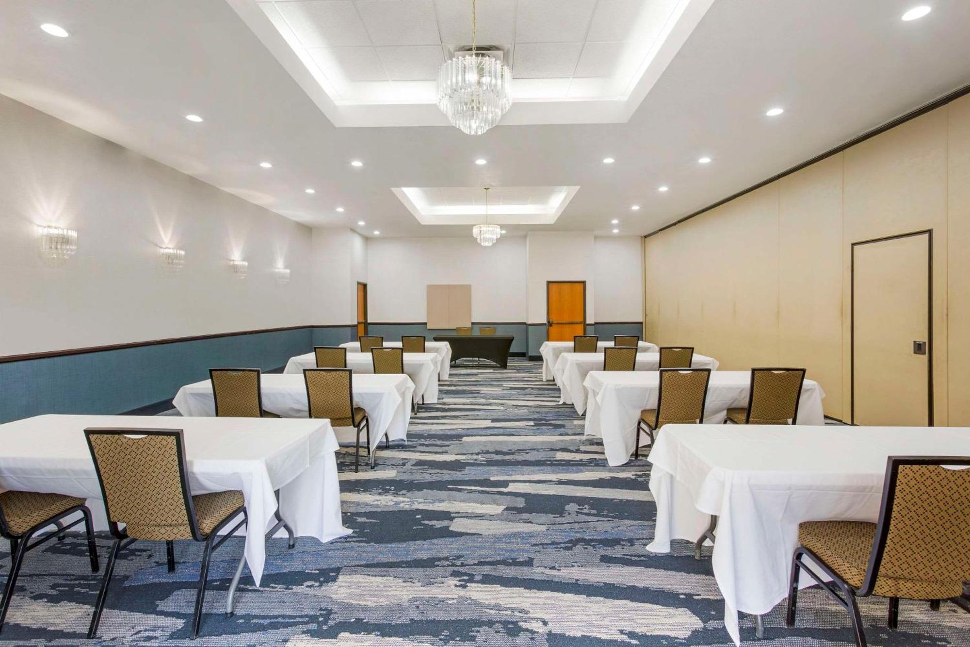 Comfort Suites Ogden Conference Center Extérieur photo