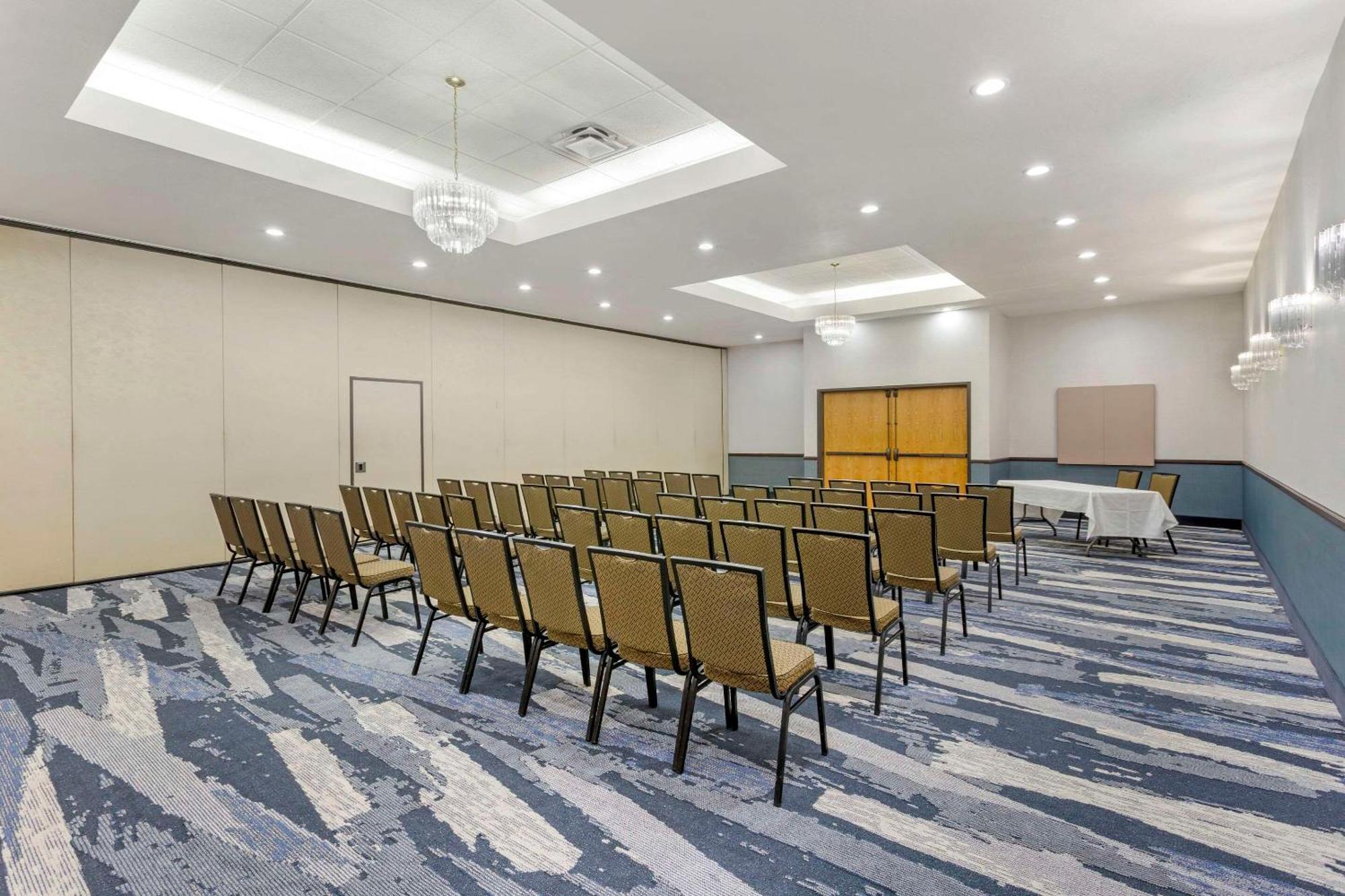 Comfort Suites Ogden Conference Center Extérieur photo