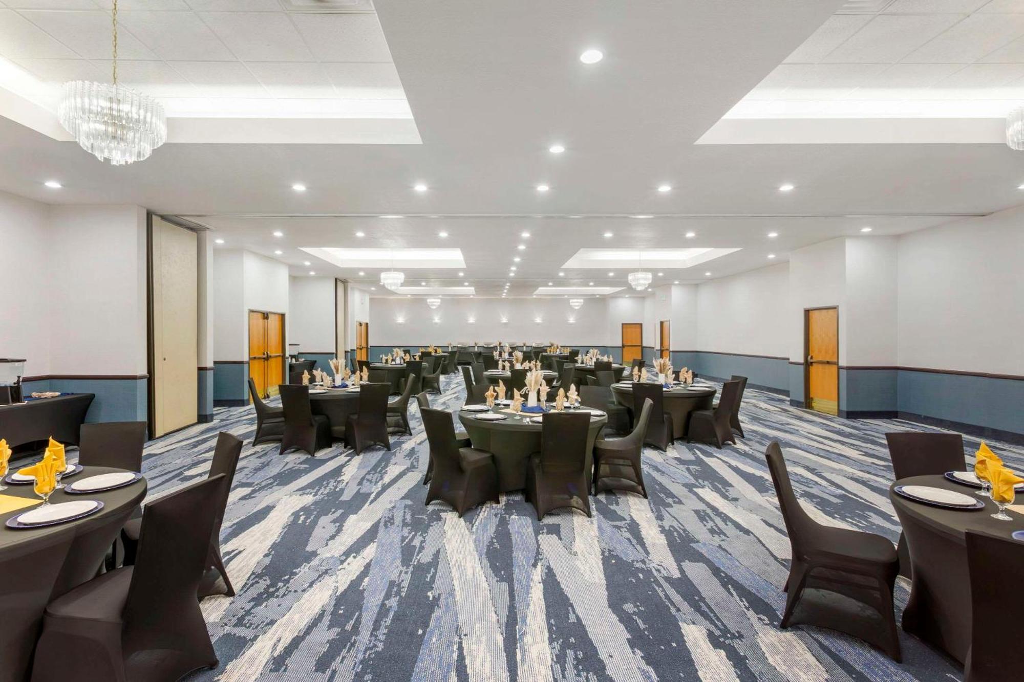 Comfort Suites Ogden Conference Center Extérieur photo